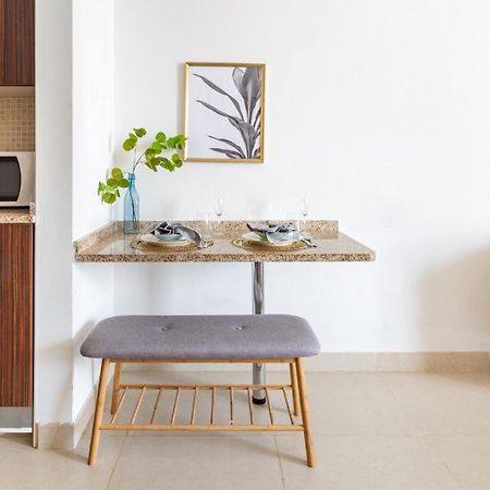 Frank Porter - Goldcrest Executive Apartment Dubai Exterior photo